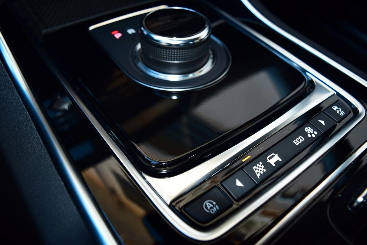 Jaguar XE 2.0 D 180 cv Automatica Prestige