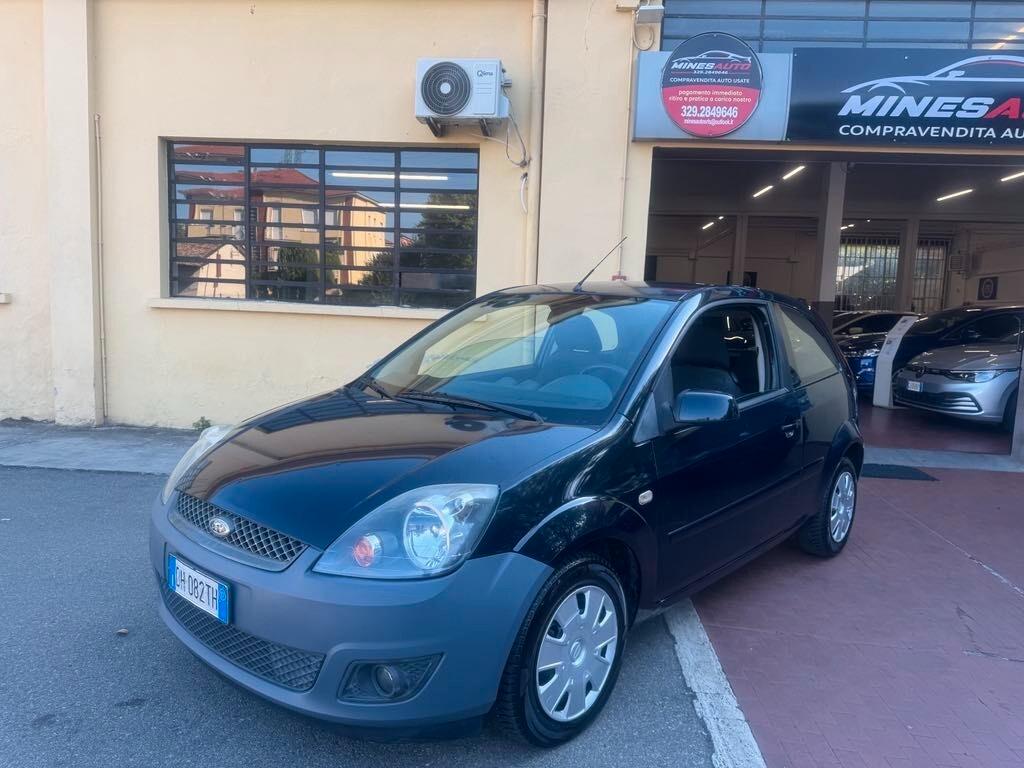 Ford Fiesta 1.2 BENZINA 2007 NEOPATENTATI