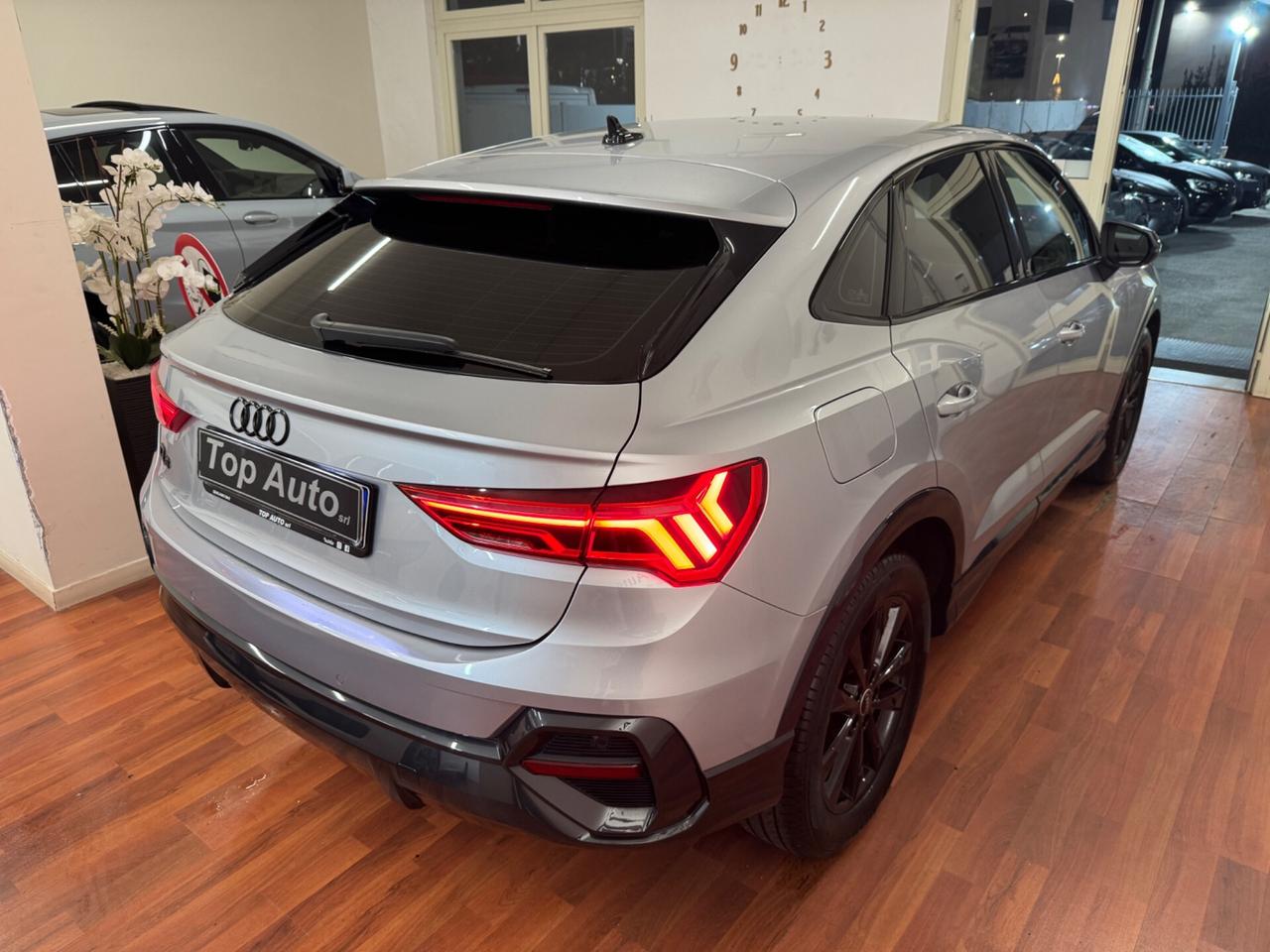 AUDI Q3 SPB 35 TDI S TRONIC IDENTITY BLACK - MY21