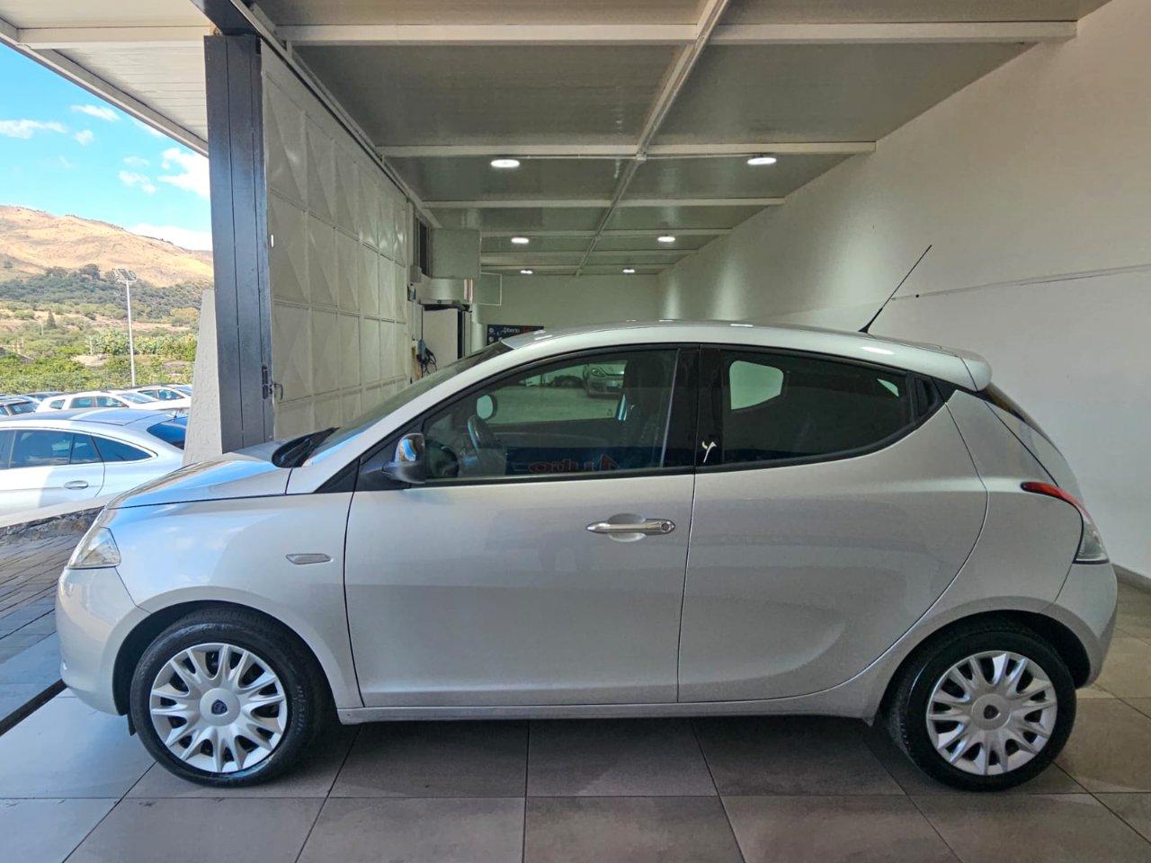 Lancia Ypsilon 5 Porte Ypsilon 1.2 8v Platinum s&s 69cv