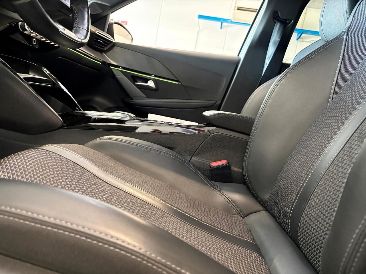 Peugeot 208 GT motore elettrico 136 CV SPOTICAR