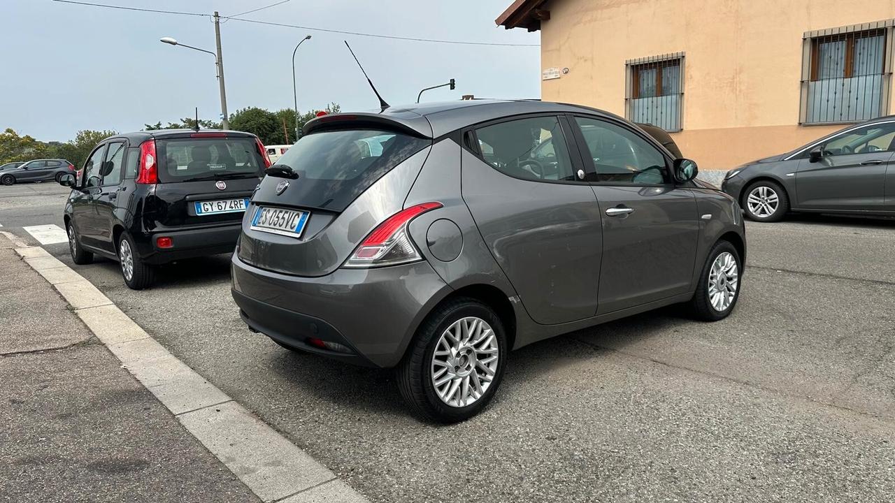 Lancia Ypsilon 1.2 69 CV 5 porte GPL Ecochic Gold