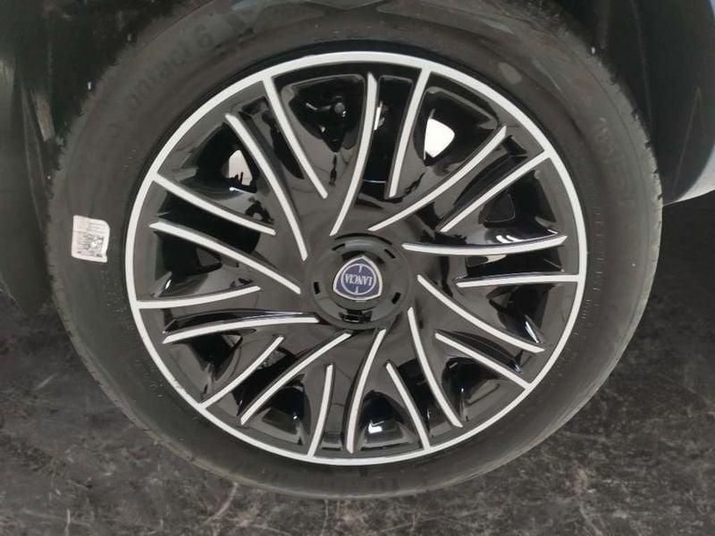 Lancia Ypsilon 1.0 firefly hybrid Oro s&s 70cv