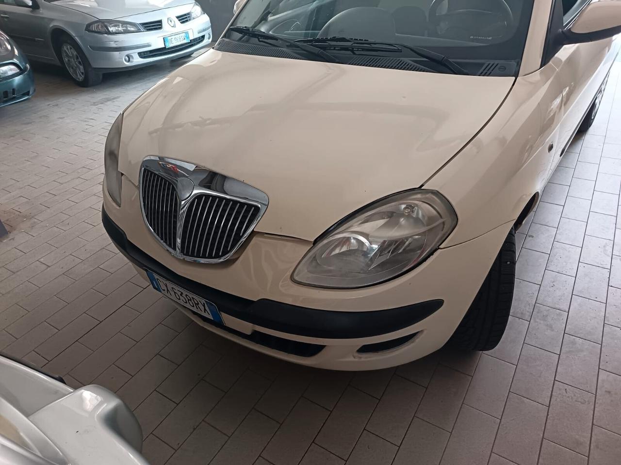 Lancia Ypsilon 1.2 16V Argento