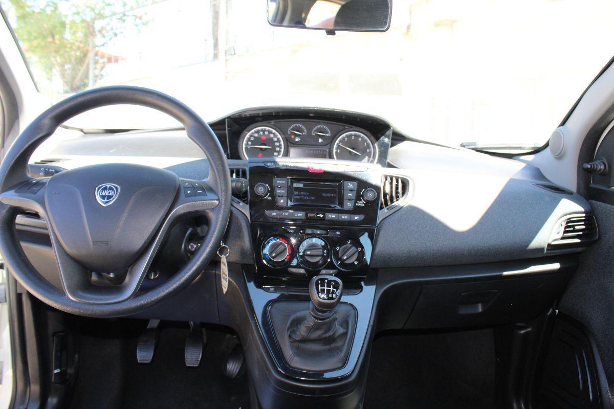 LANCIA - Ypsilon - 1.0 FireFly 5p.S&S Hyb. Platino