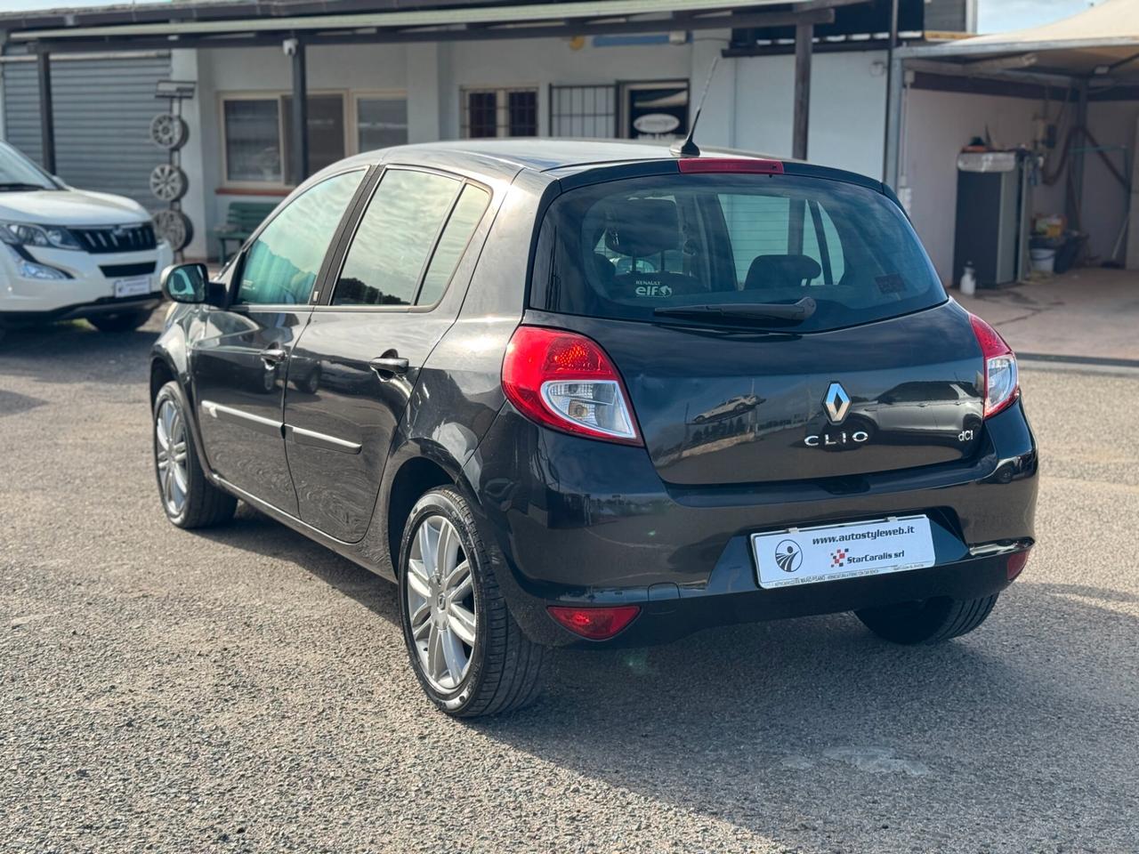 Renault Clio 1.5 dCi 75CV 5 p Dynamique - 2011