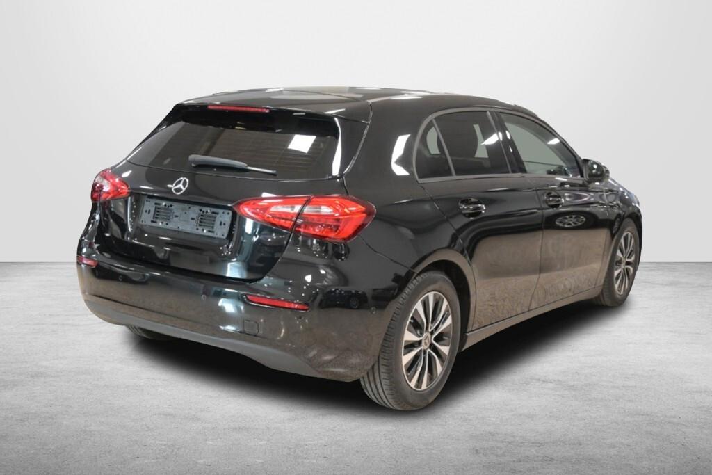 MERCEDES-BENZ A 180D 116CV AUTOMATIC BUSINESS SOLUTION ( NAVI PREMIUM - PARK ASSIST - TELECAMERA POST. - CERCHI 16 )