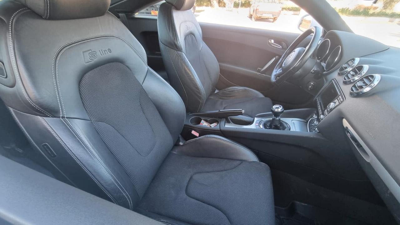 Audi TT Coupé 2.0 TDI quattro Advanced plus