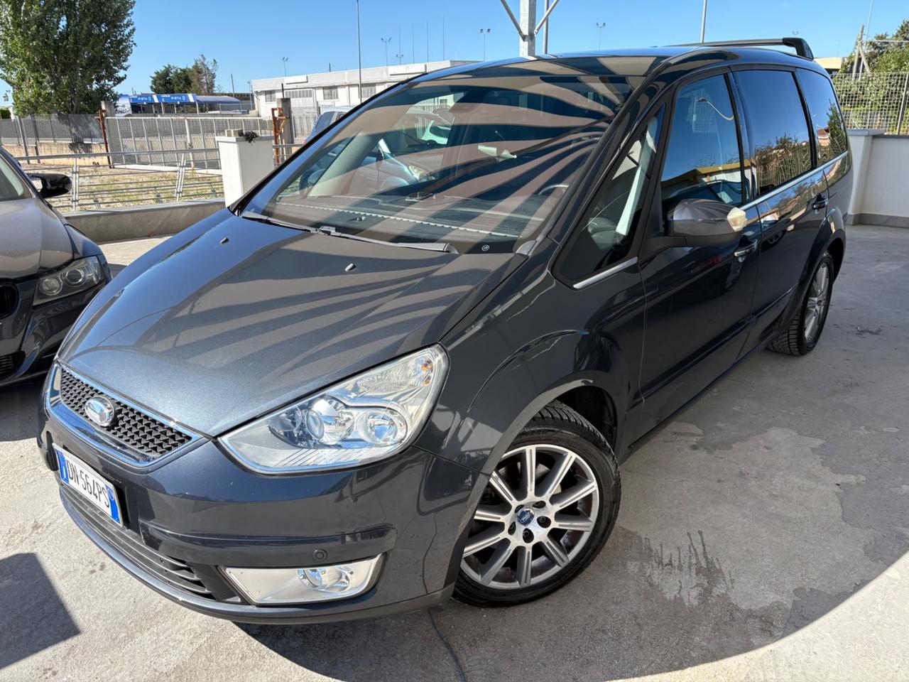 Ford Galaxy 2.0 TDCi 140 CV Ghia DPF