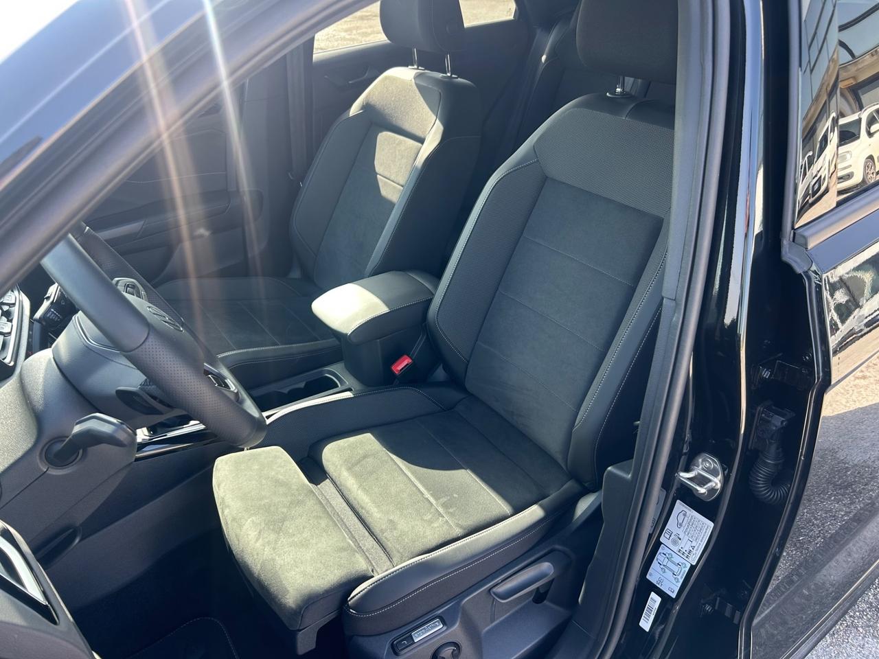 Volkswagen T-Roc 1.5 TSI DSG R-Line