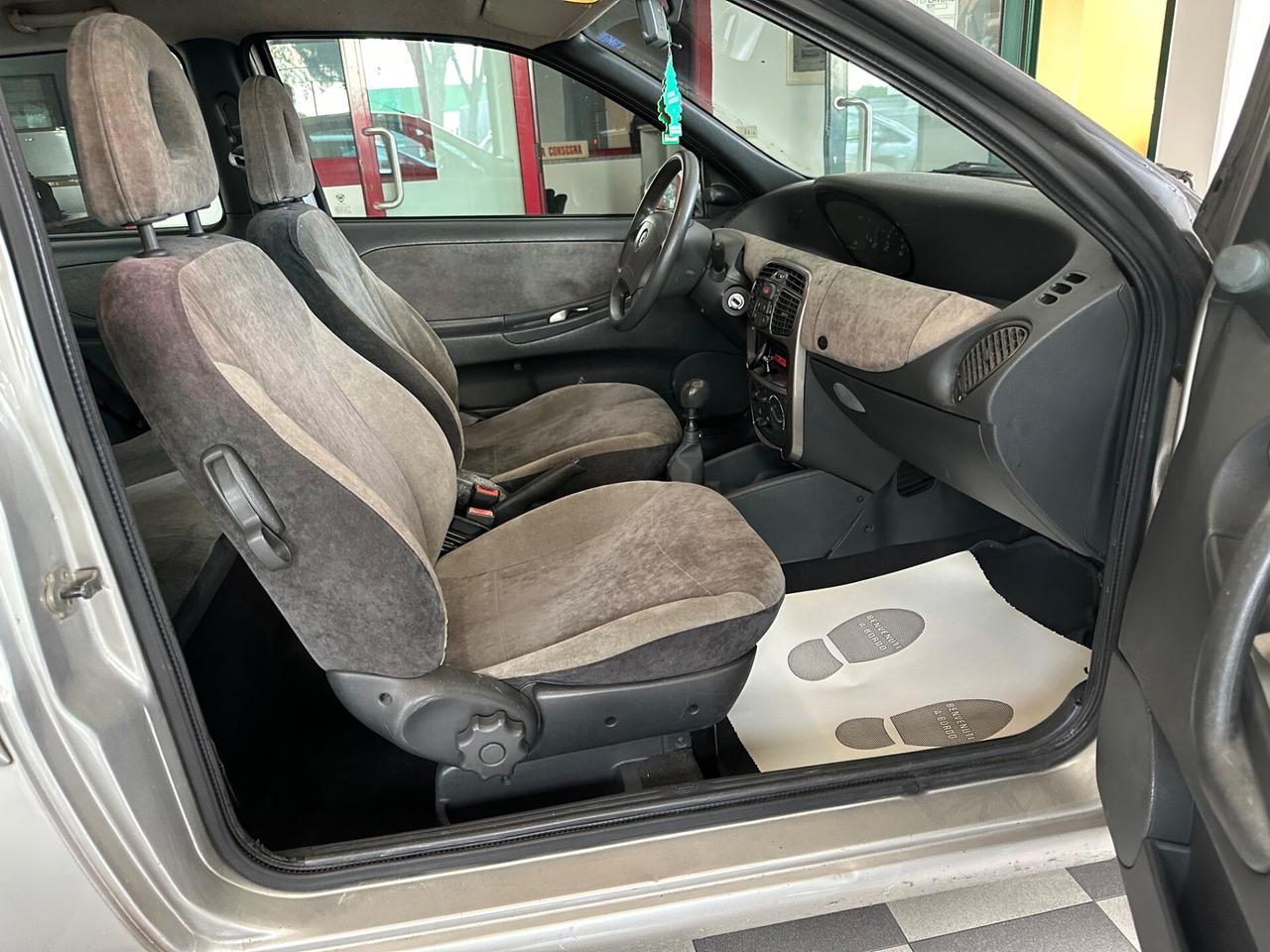 Lancia Ypsilon 1.2 Argento