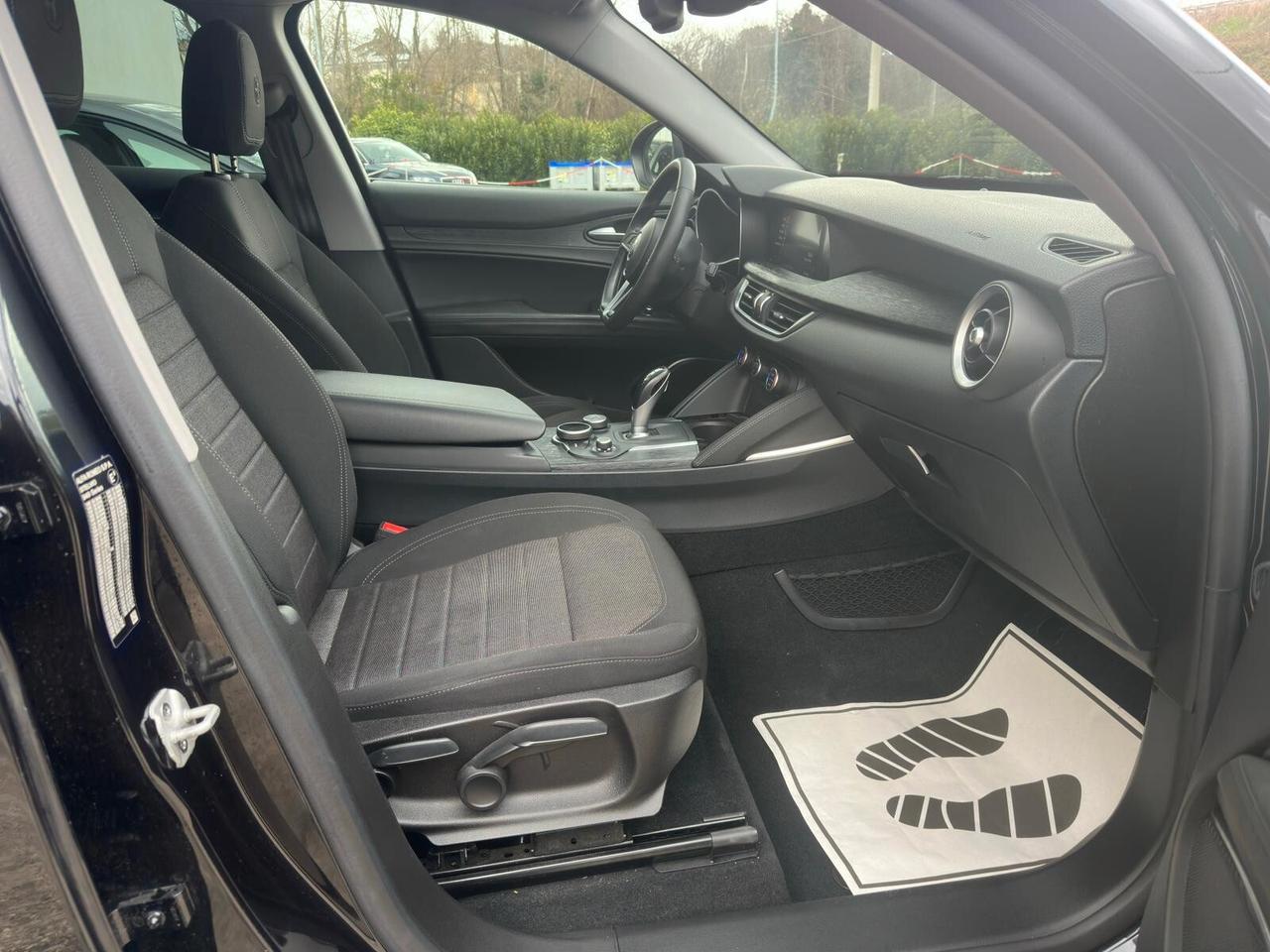 Alfa Romeo Stelvio 2.2 Turbodiesel 160 CV AT8 RWD Sport-Tech