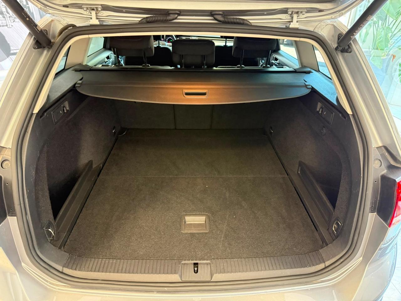 VOLKSWAGEN PASSAT 2.0 TDI DSG ITALIANA DOPPIO TRENO LED