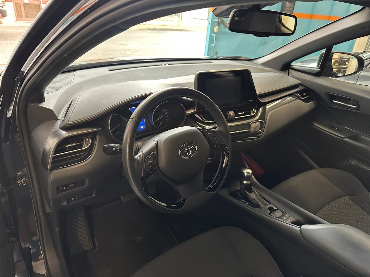 C-HR 1.8 Hybrid E-CVT Active