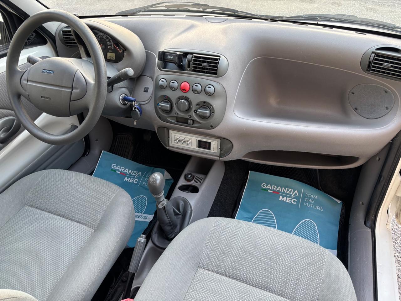 FIAT 600 1.1 CLIMA SERVOSTERZO AUTORADIO BT NEOPATENTATI ok