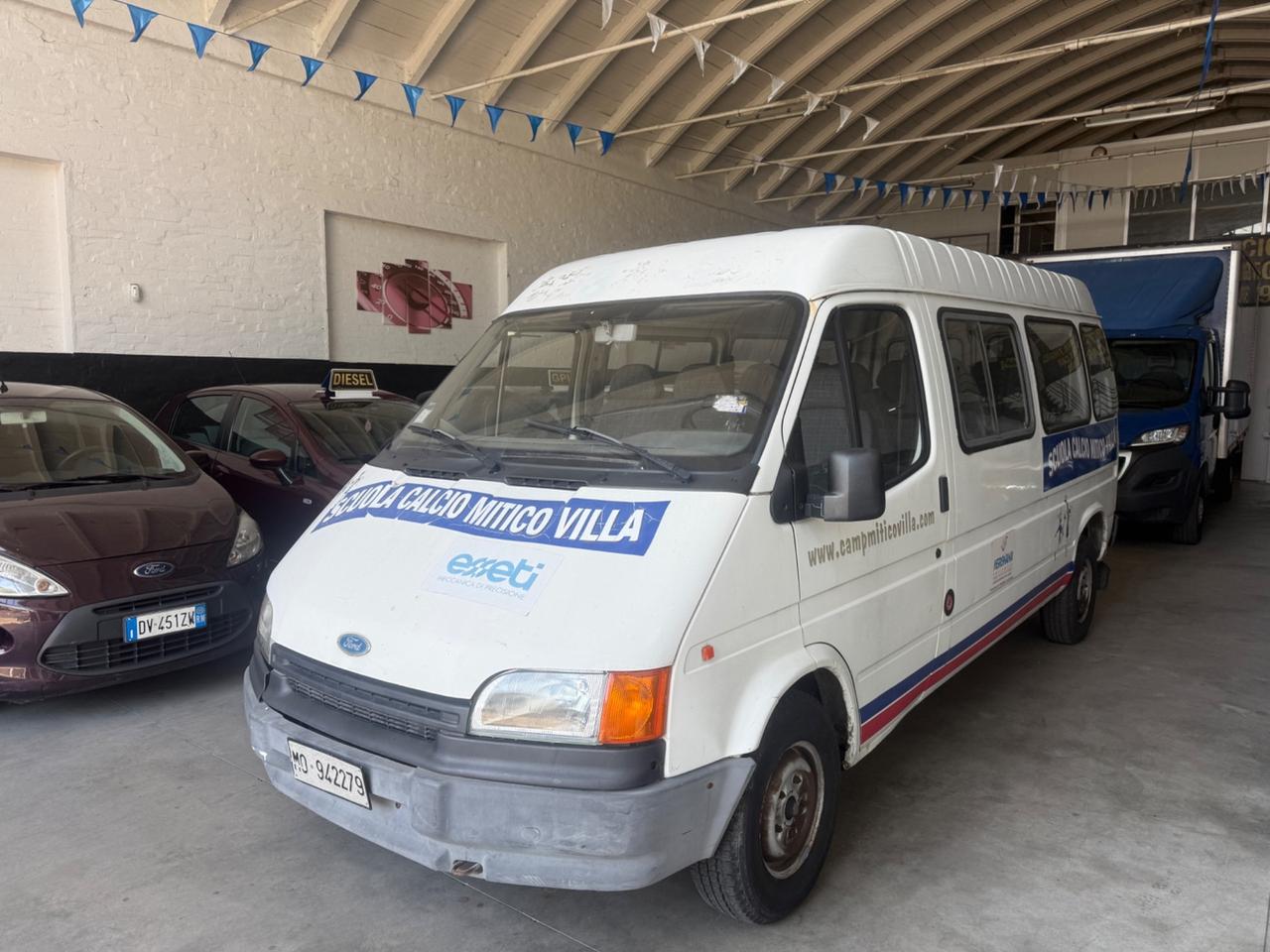 Ford Transit Turneo 2.5 D PC Base 9 posti