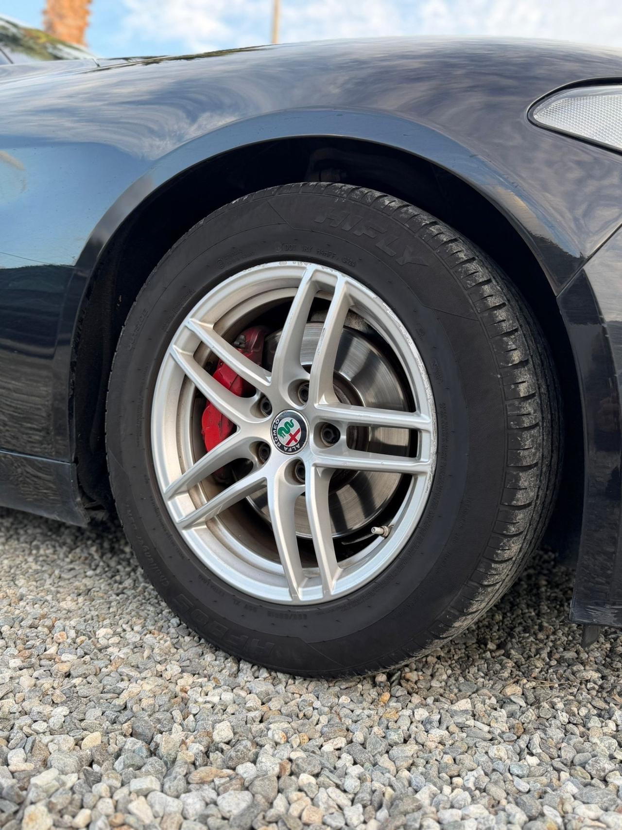 Alfa Romeo Giulia 2.2 Turbodiesel 150 CV Business Launch Edition