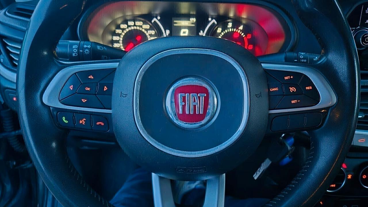 Fiat TIPO 4p 1.6 MJ 120CV Lounge-12/2015- FullOpt
