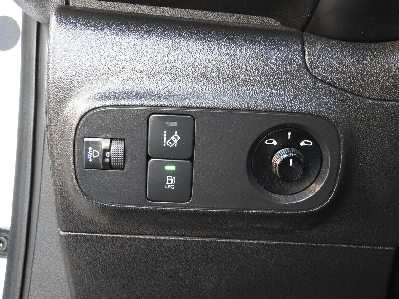 CITROEN C3 1.2 GPL della casa