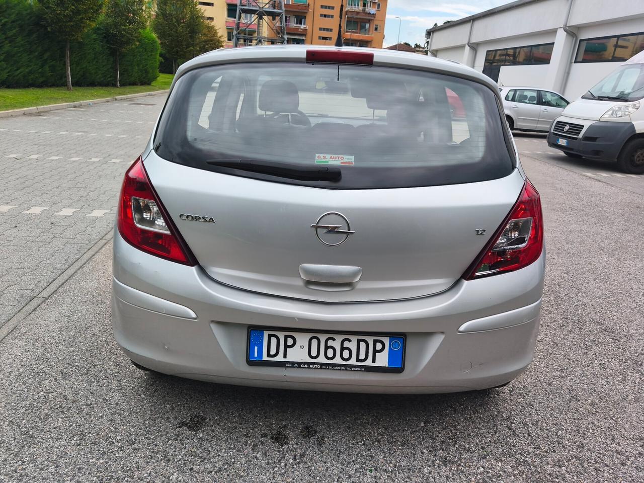 Opel Corsa 1.2 neopatentati garanzia
