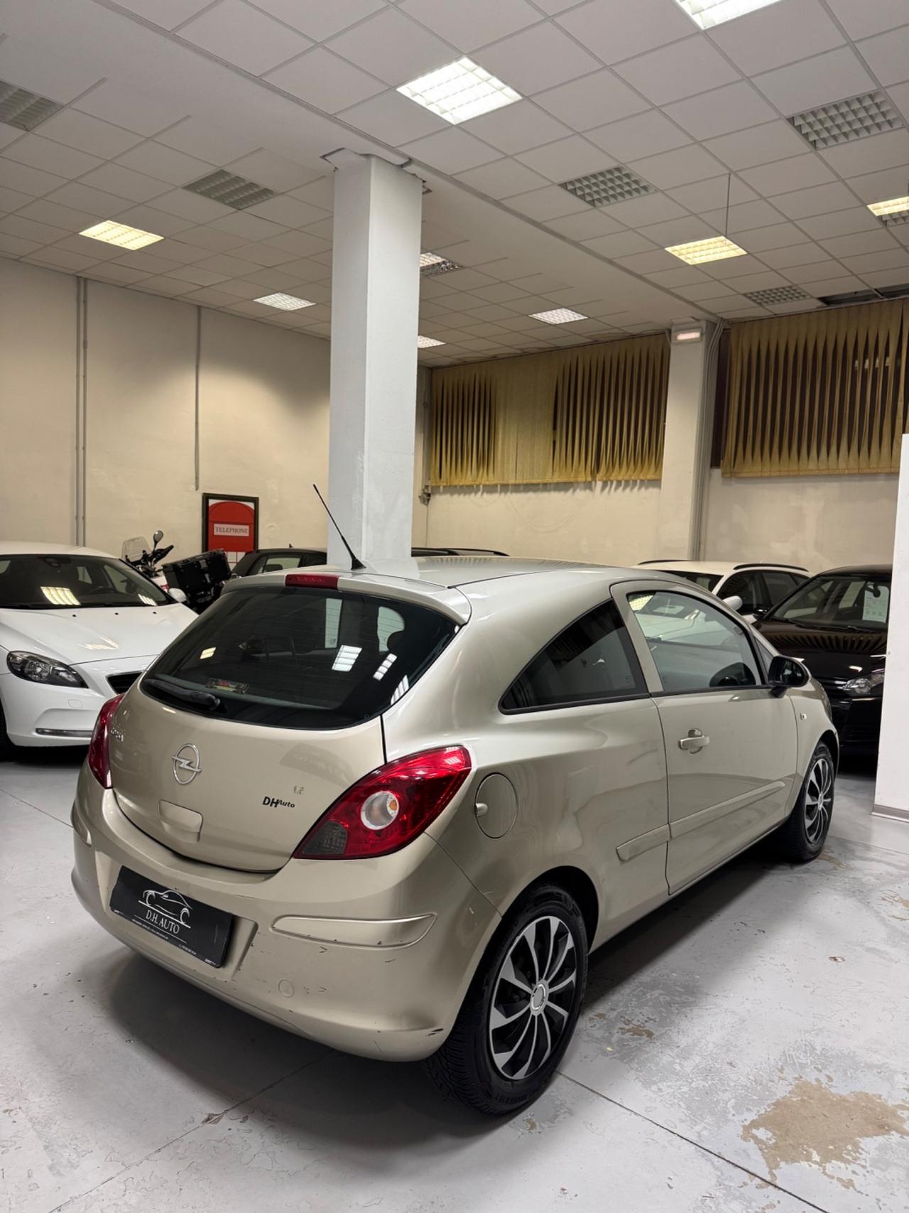 Opel Corsa 1.2 3 porte Sport