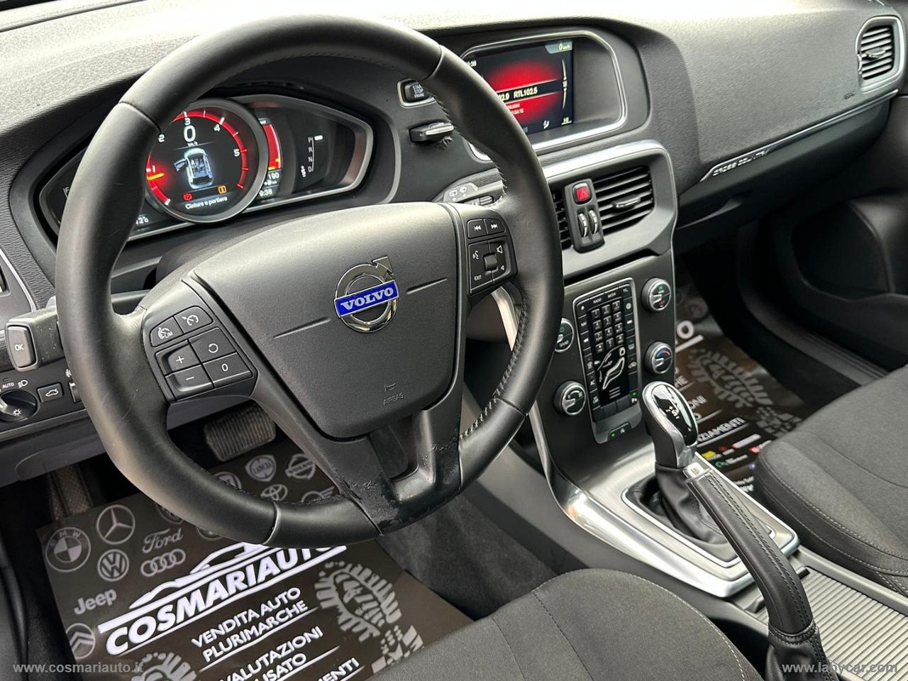 VOLVO V40 Cross Country D2 1.6 P.sh. Momentum