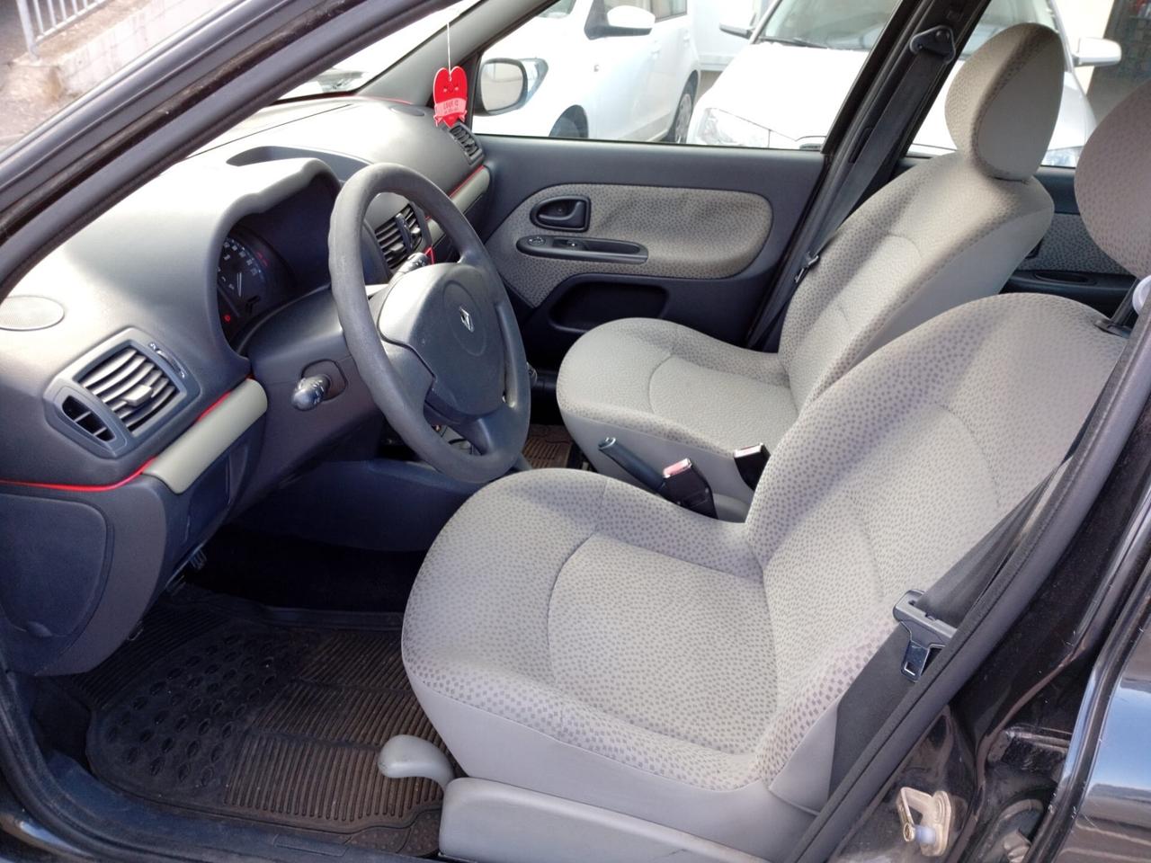 Renault Clio 1.2BZ 5 porte NEOPATENTATI
