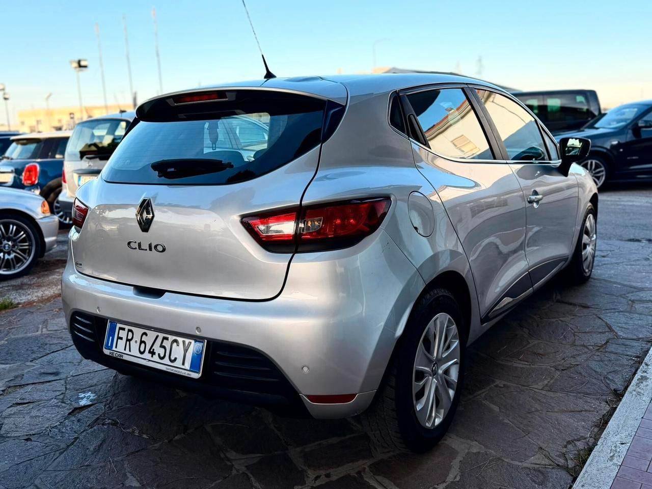 Renault Clio dCi 8V 75 CV Start&Stop 5 porte Energy Duel