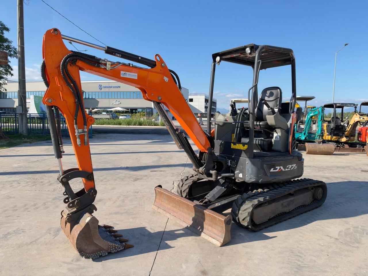 Mini escavatore DOOSAN DX27z