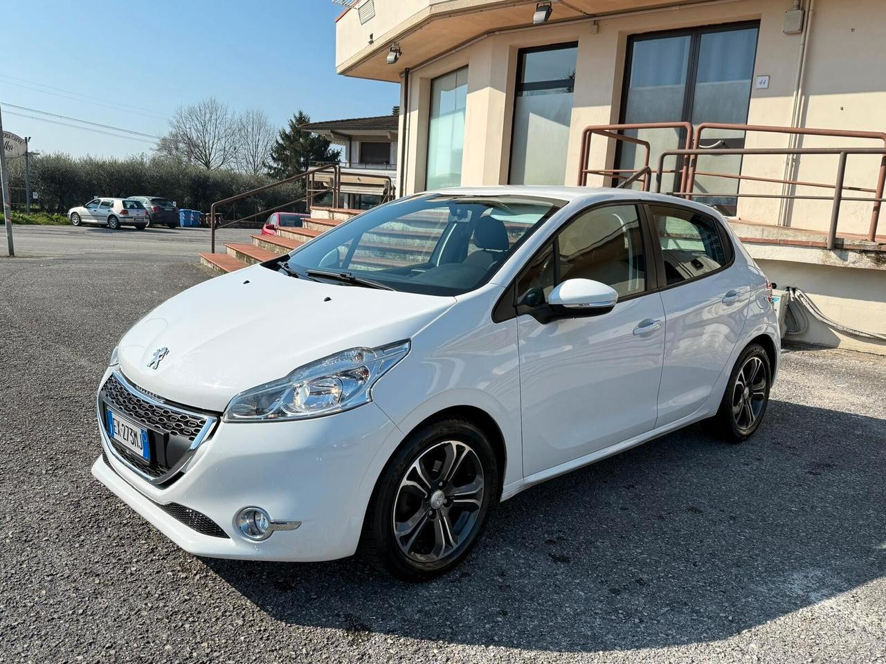 Peugeot 208 1.4 HDi 68 CV 5 porte Allure