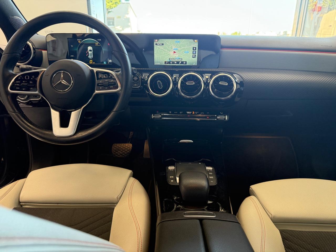 Mercedes-benz A 180 NAVI,TELECAMERA,APPLE CARPLAY,INTERNI PARZIALI IN PELLE,SCHERMO INTERAMENTE DIGITALE