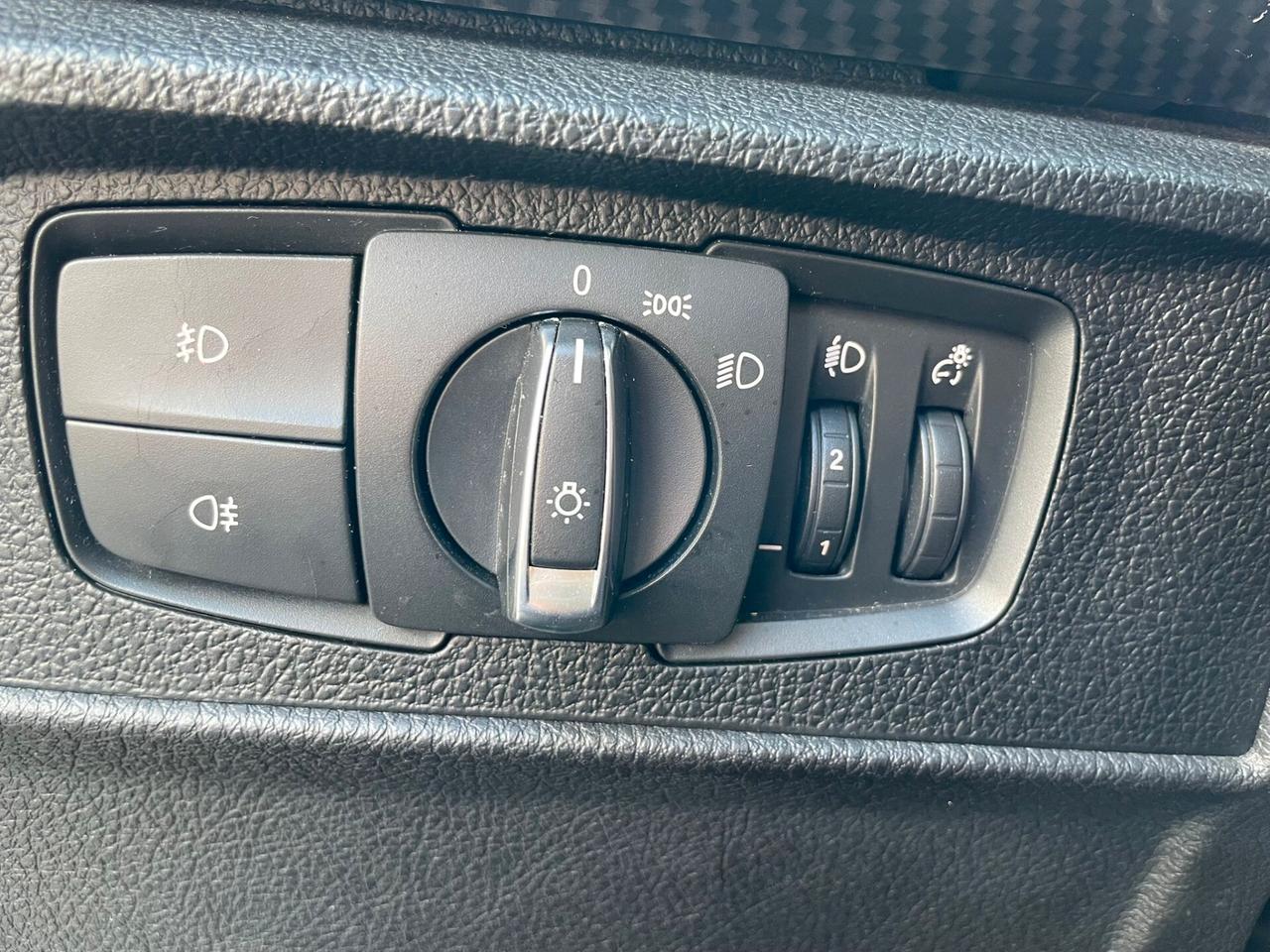 Bmw 116 116d 5p. Unique