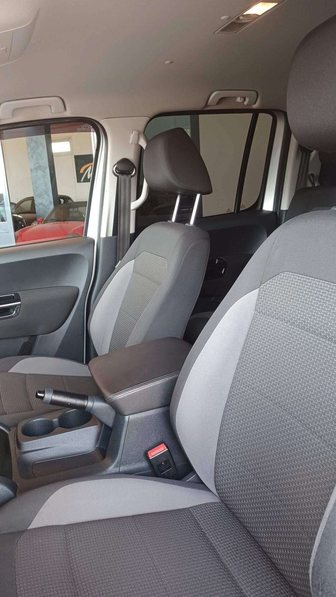 Volkswagen Amarok 3.0 V6 TDI 4MOTION BMT permanente aut. DC Comfortline