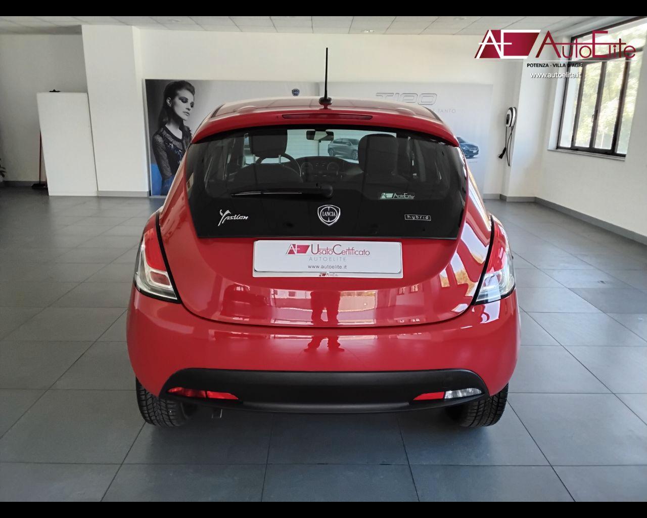 LANCIA Ypsilon 1.0 FireFly 5 porte S&S Hybrid Ecochic Silver