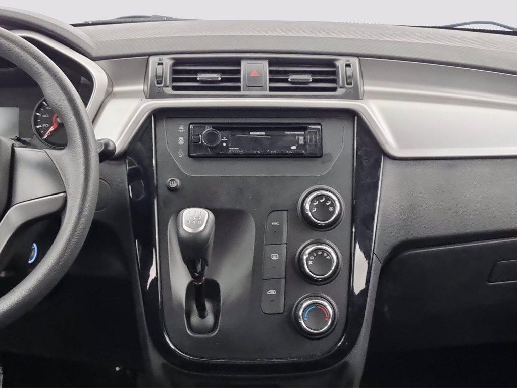 MAHINDRA Kuv100 1.2 k6+ del 2023