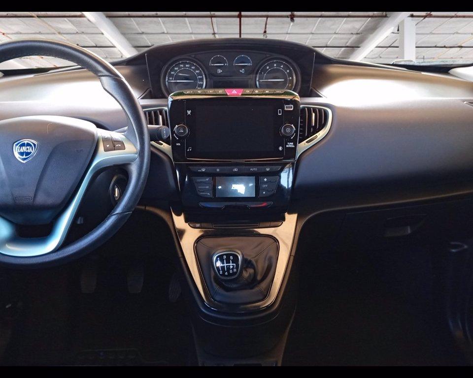LANCIA Ypsilon 1.0 firefly hybrid Gold s&s 70cv 5p.ti del 2024