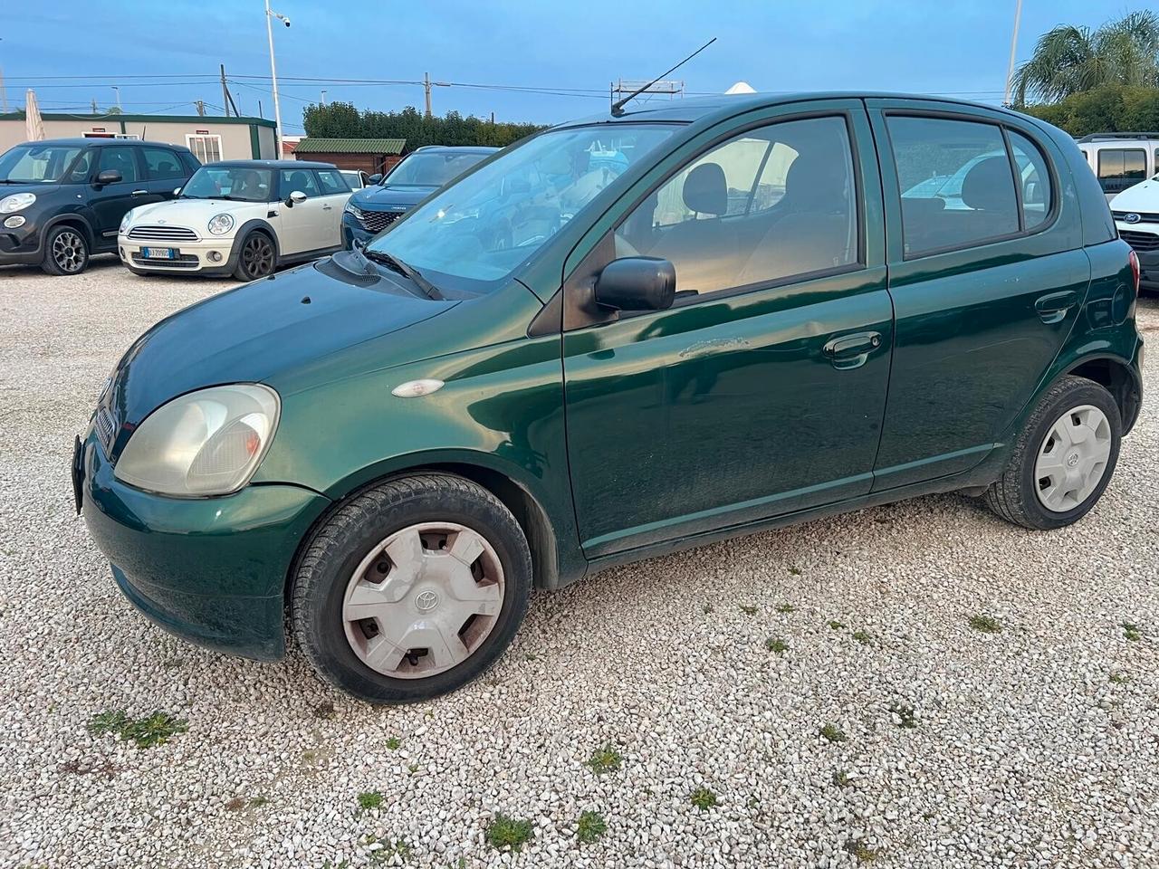Toyota Yaris 1.0i 16V cat 5 porte