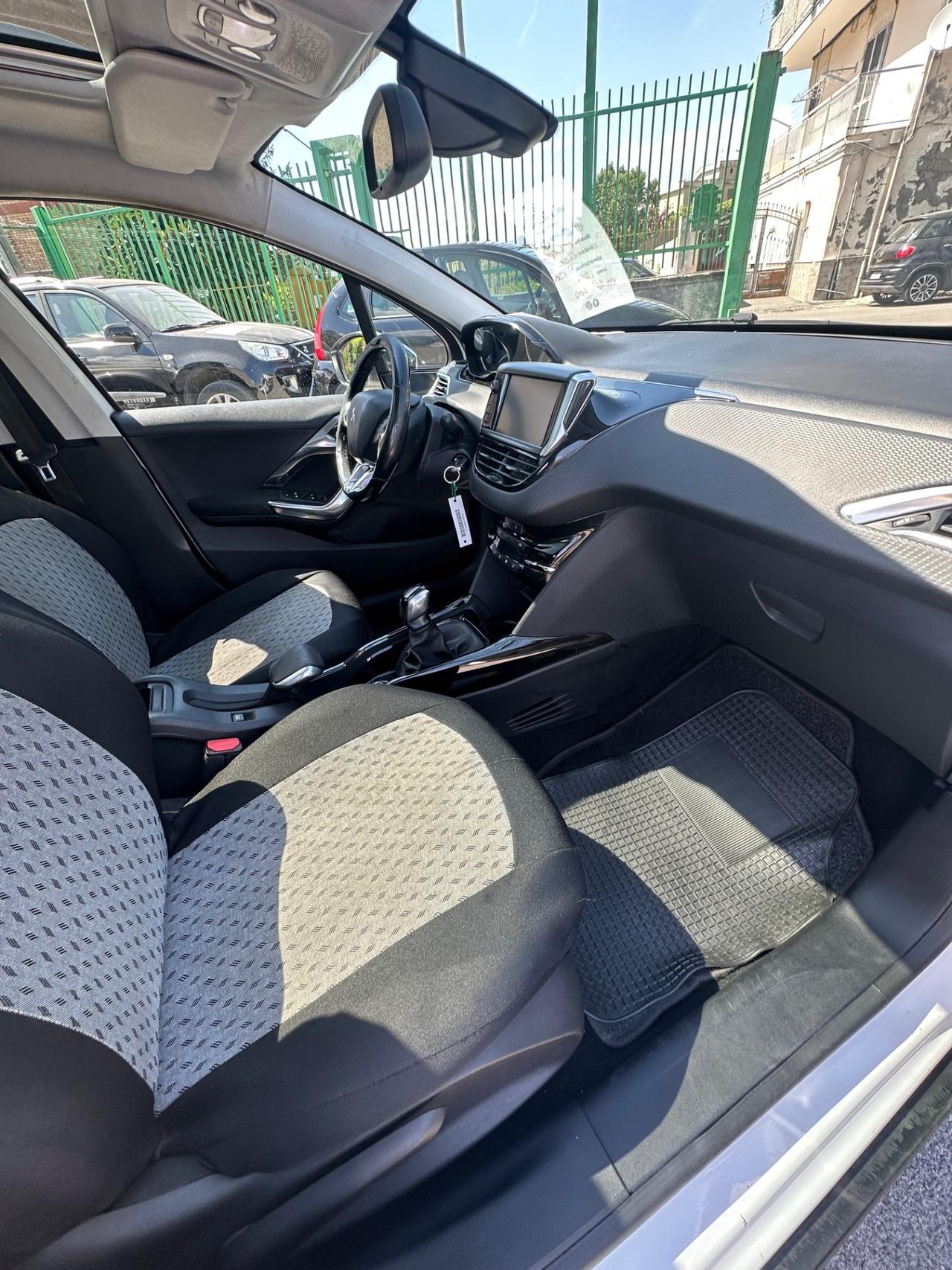 Peugeot 2008 BlueHDi 100 BLACK MATT