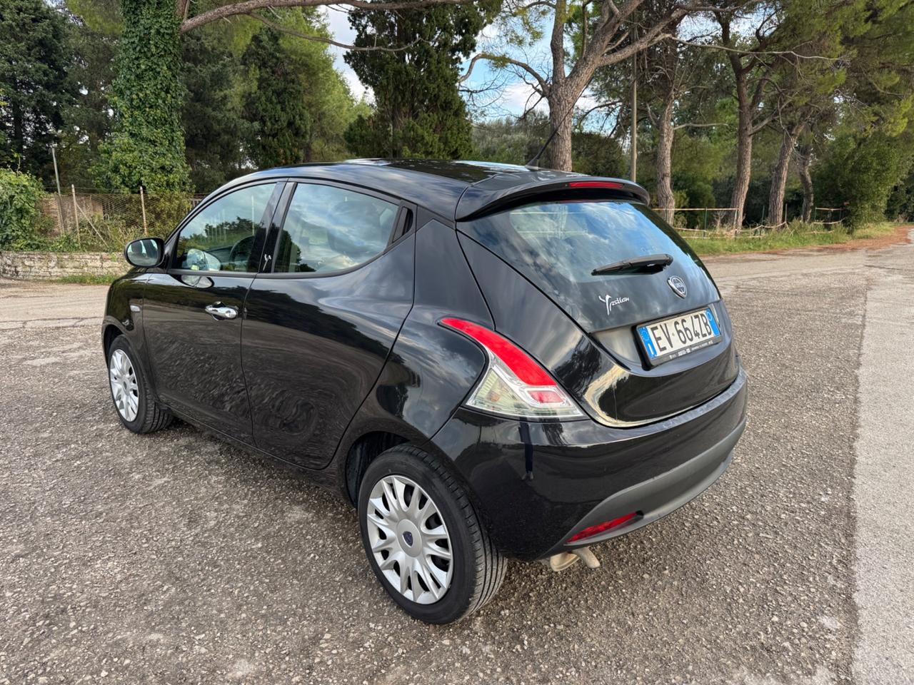Lancia Ypsilon 1.2 69 CV 5 porte Elefantino