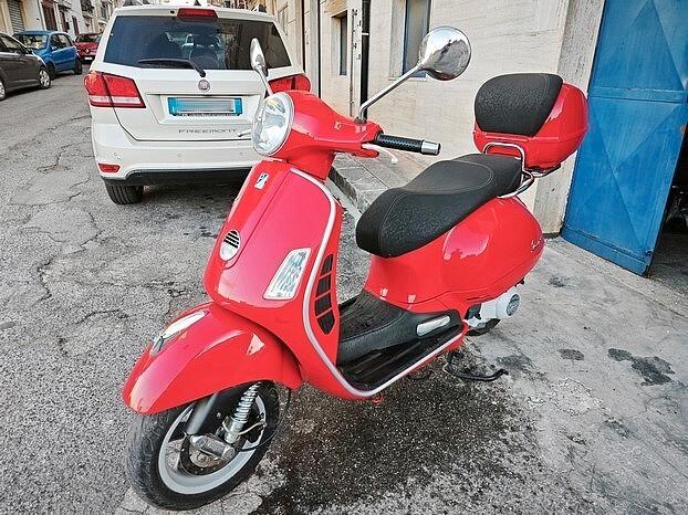PIAGGIO Vespa 250 GTS accessoriata