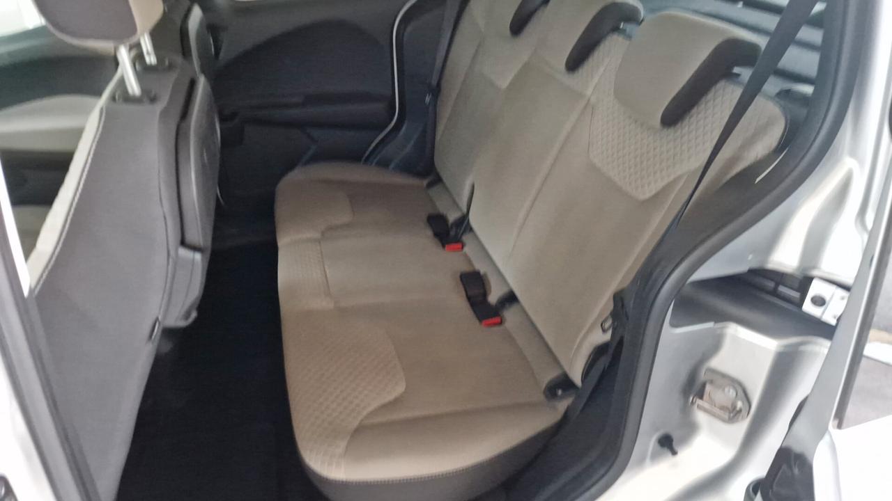 Ford Tourneo Courier 1.5 TDCI 95 CV Titanium