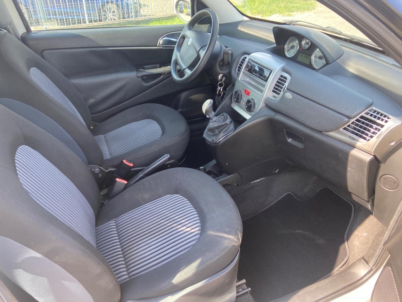 Lancia Ypsilon 1.2 Argento ok neo patentati