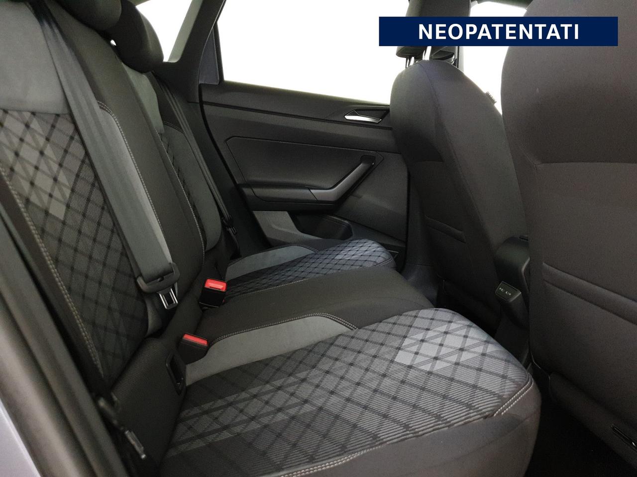 Volkswagen Taigo 1.0 tsi r-line 110cv