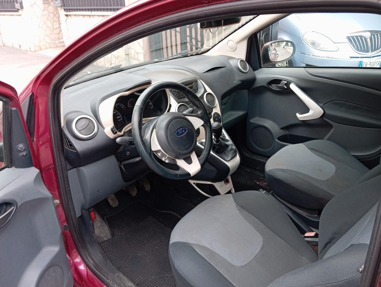 Ford Ka 1.2 Titanium E5 X NEOPAT.