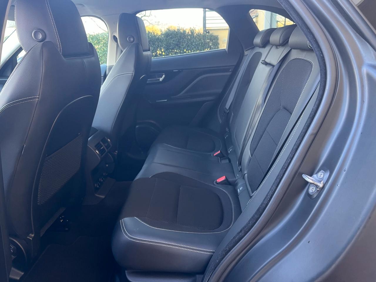 Jaguar F-Pace 2.0 D 180 CV AWD R-Sport