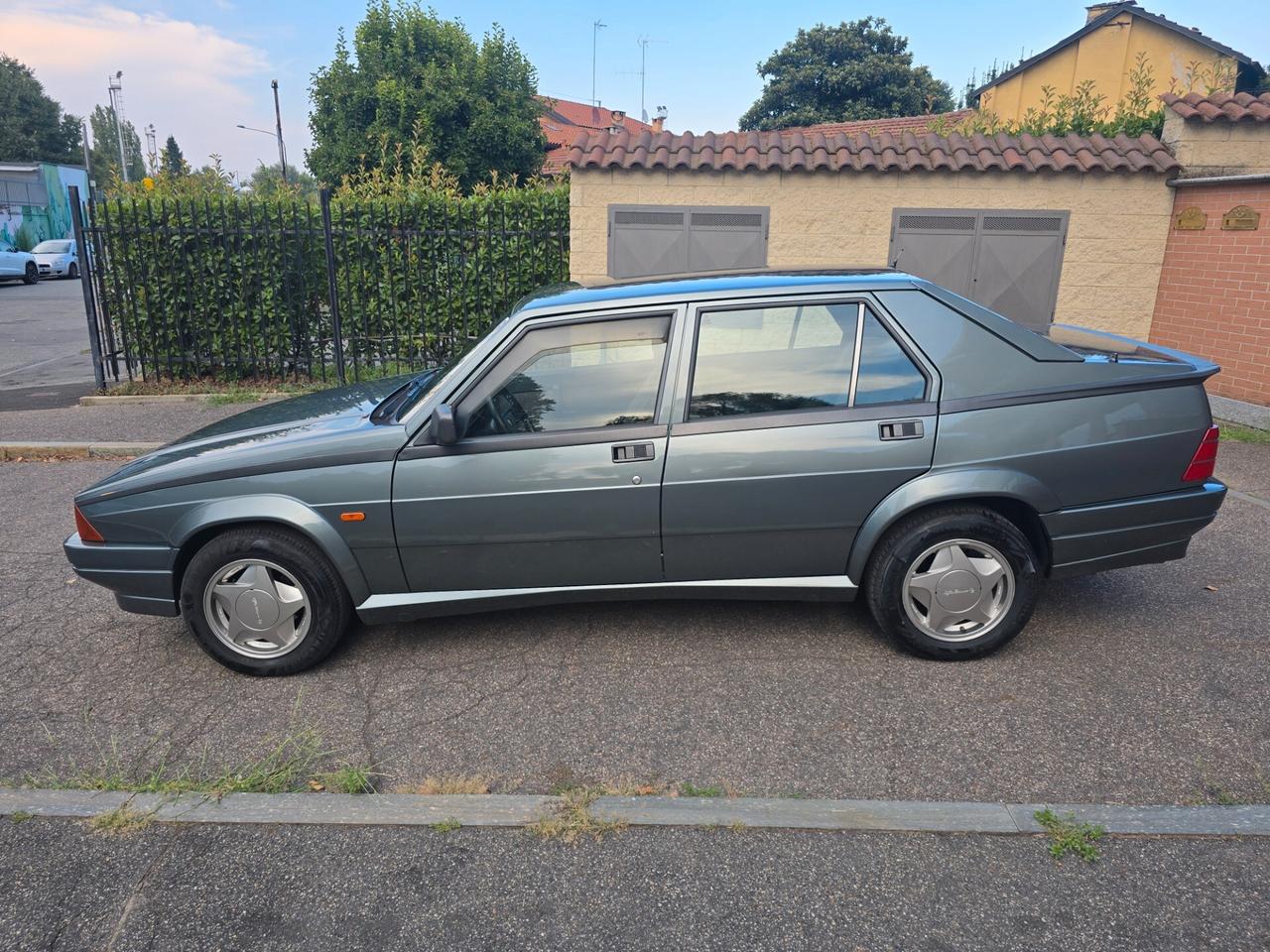 ALFA ROMEO 75 INDY 1.8 i.e.