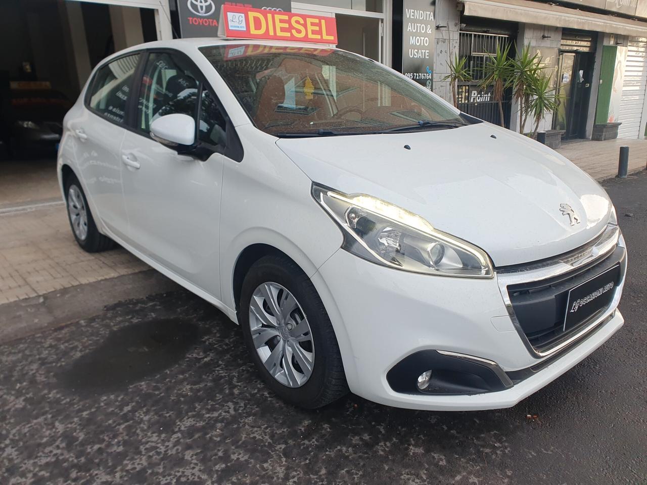 Peugeot 208 BlueHDi 75 5 porte Touch anno 2017
