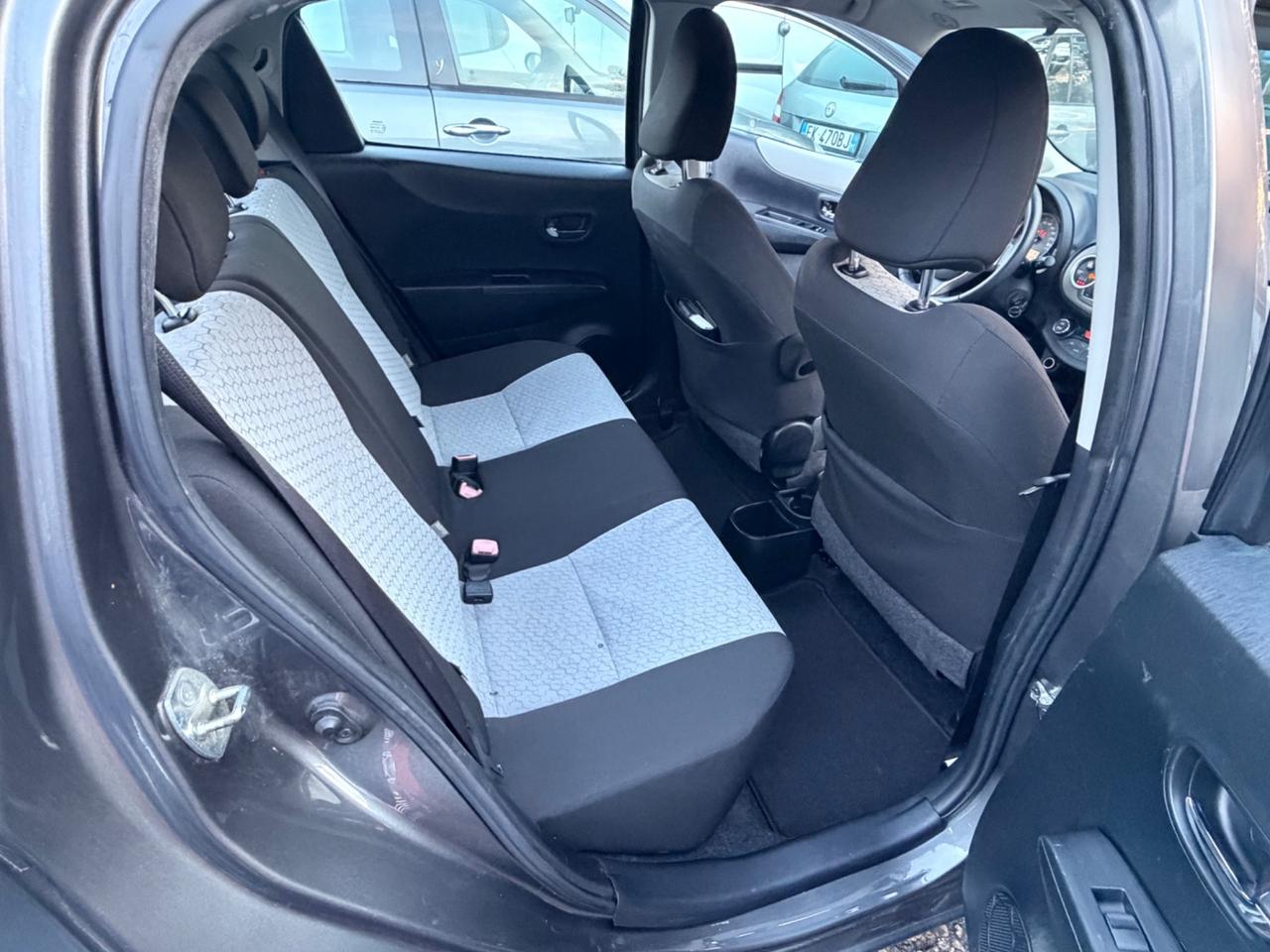 Toyota Yaris 1.0 5 porte Lounge Navi