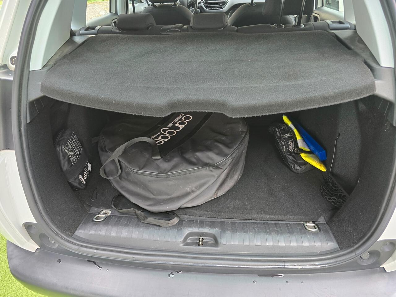 Peugeot 2008 1.2BZ/GPL 82CV 140000KM-2019