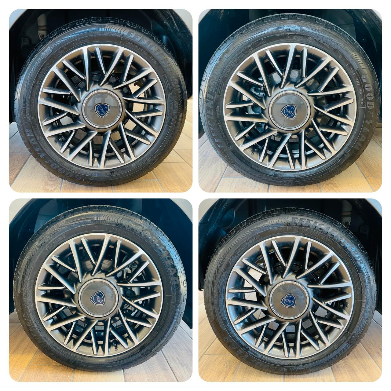 Lancia Ypsilon 1.0 Hybrid Ecochic Silver